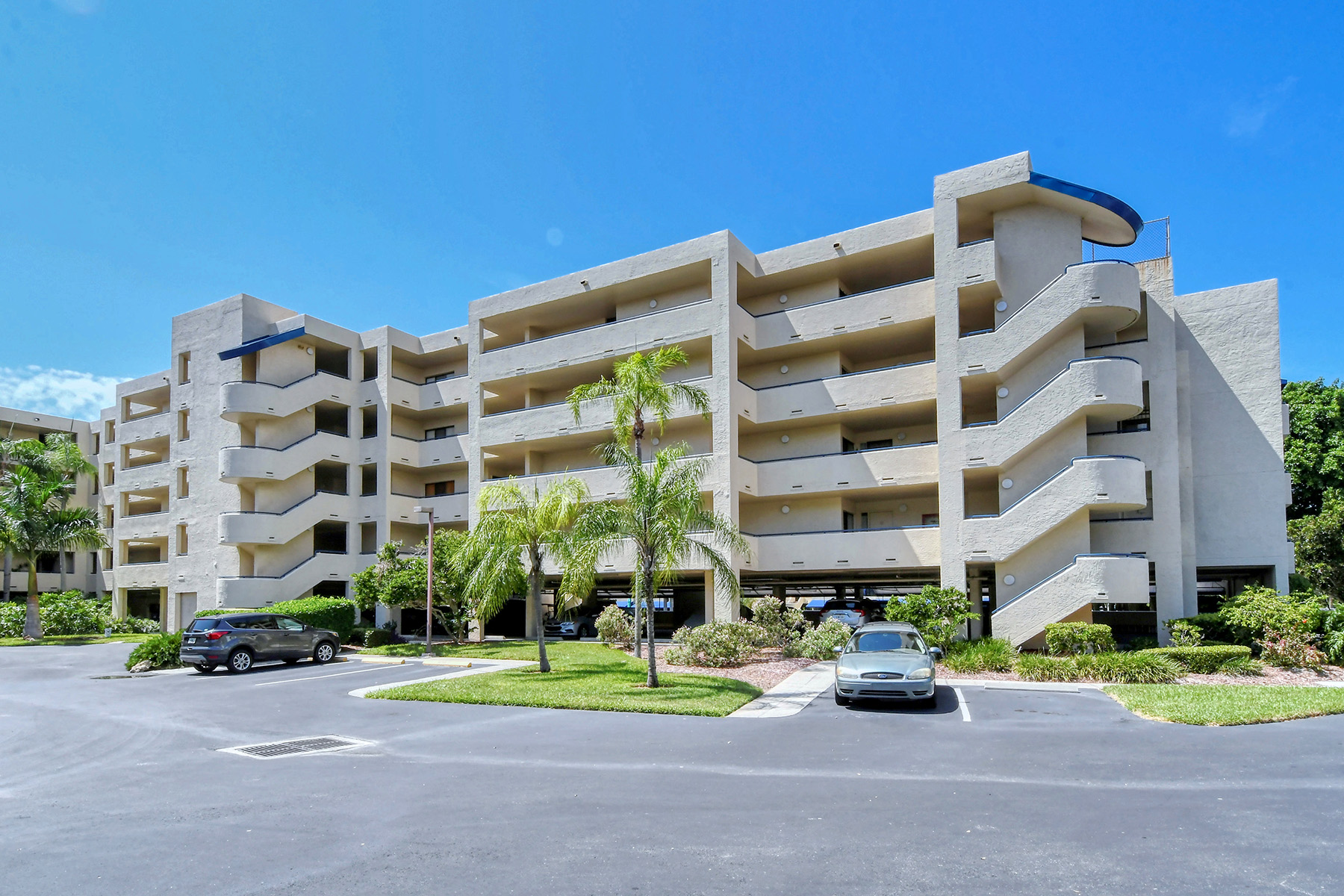 835 South Osprey Avenue - 1