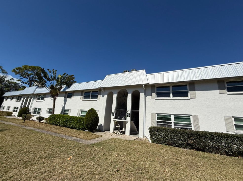 5800 HOLLYWOOD BLVD #327 - 1