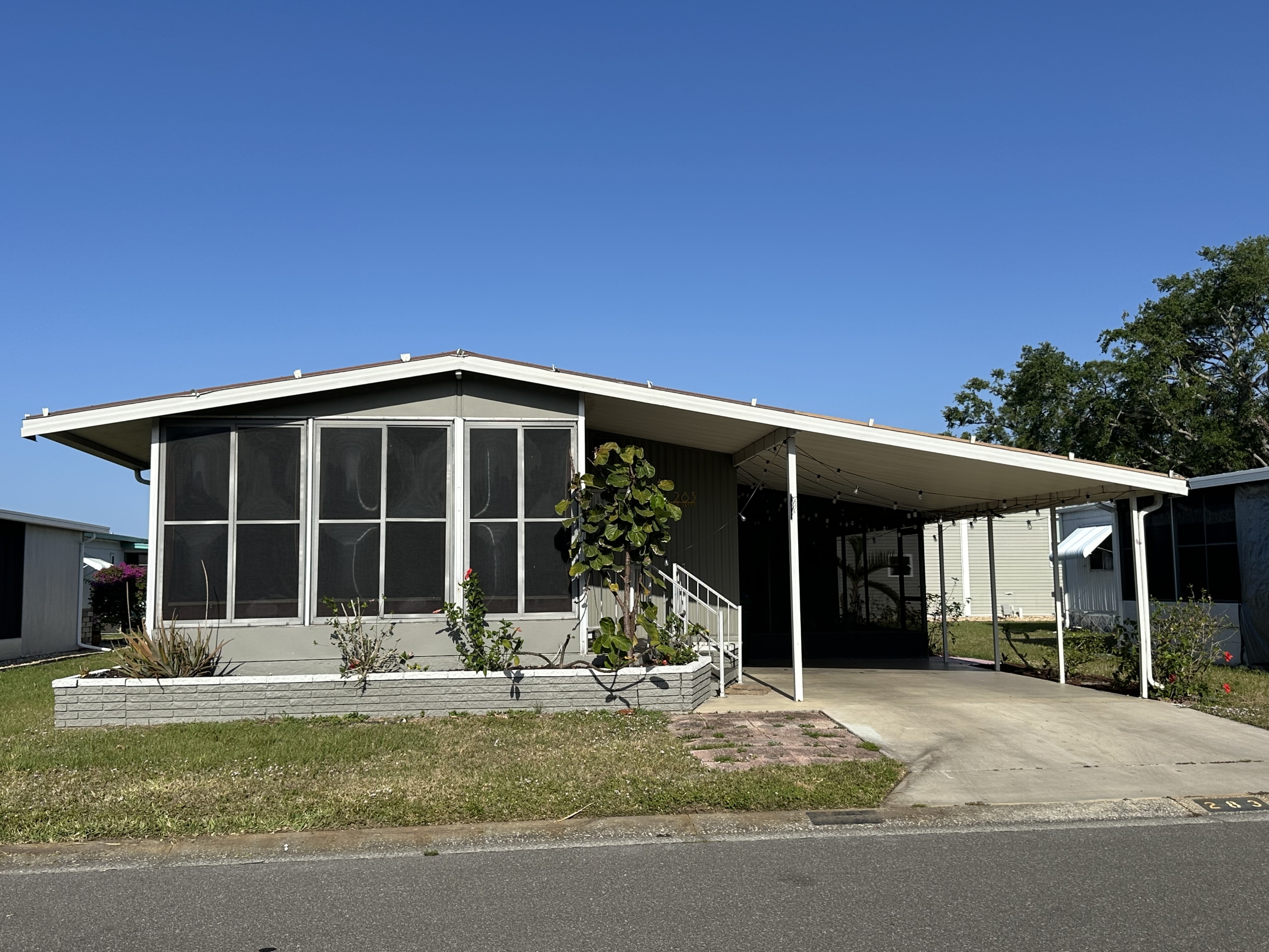 283 Apricot Street